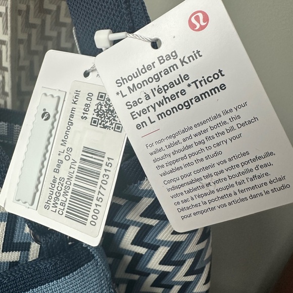 Lululemon 12 L Blue and White Monogram Knit Shoulder Bag - Picture 3 of 4